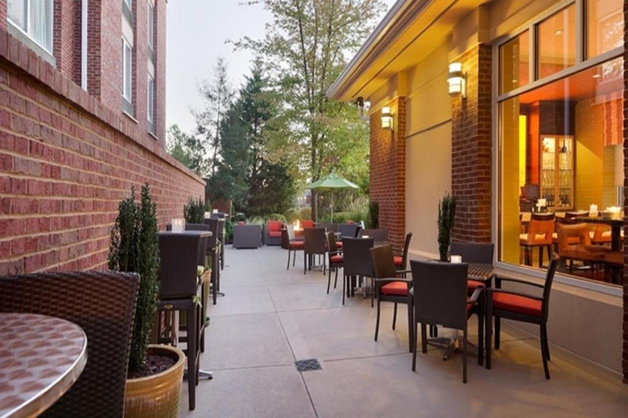 Hilton Garden Inn Atlanta North/Johns Creek Bagian luar foto