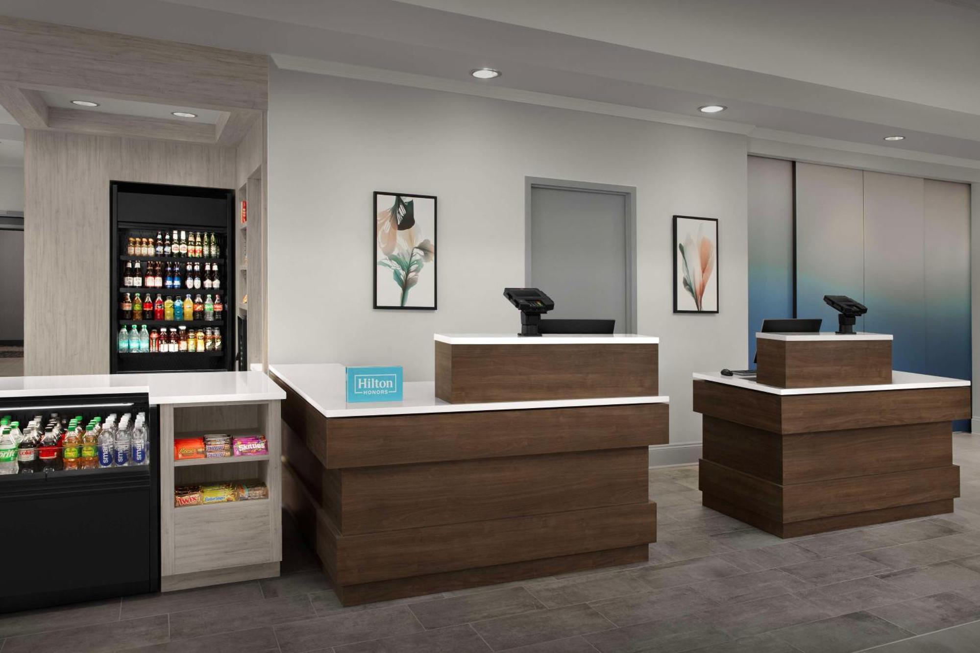 Hilton Garden Inn Atlanta North/Johns Creek Bagian luar foto