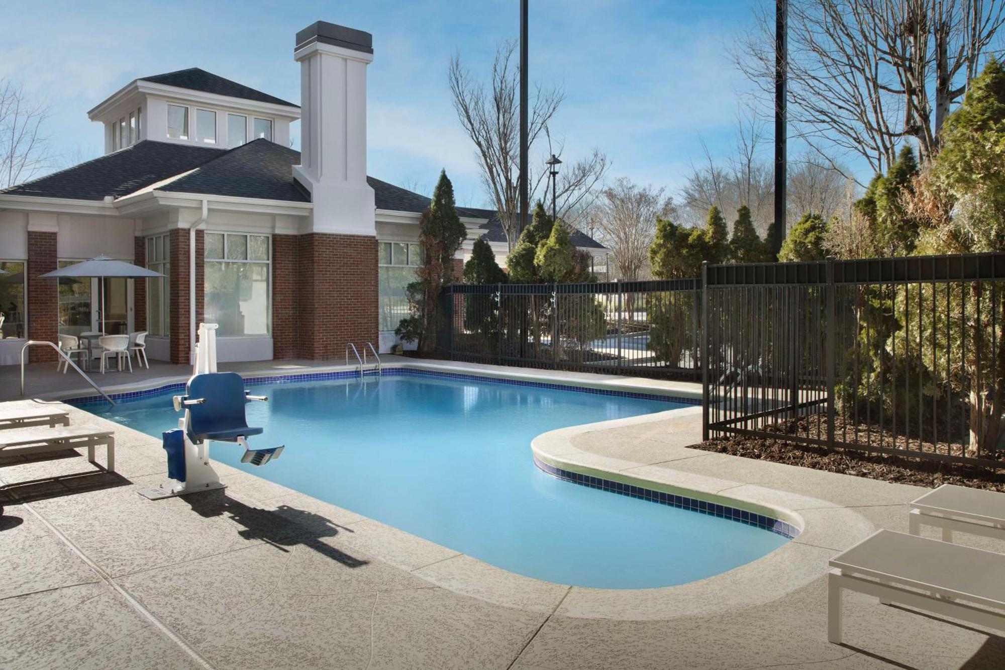 Hilton Garden Inn Atlanta North/Johns Creek Bagian luar foto