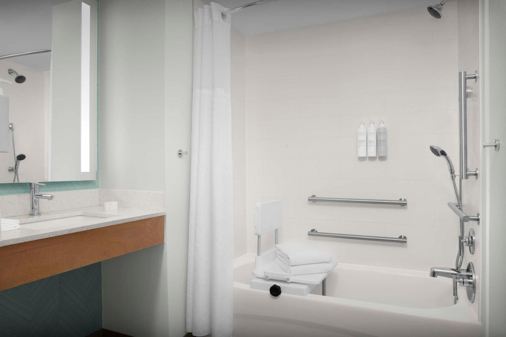 Hilton Garden Inn Atlanta North/Johns Creek Bagian luar foto