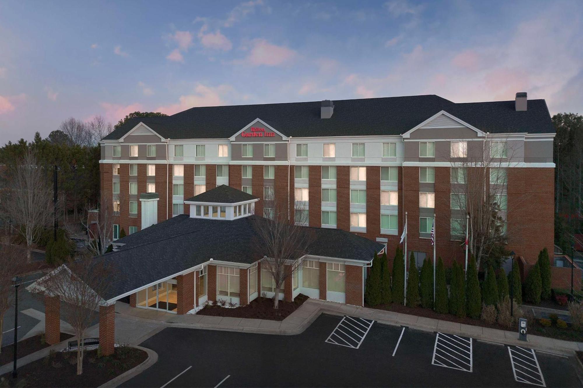 Hilton Garden Inn Atlanta North/Johns Creek Bagian luar foto