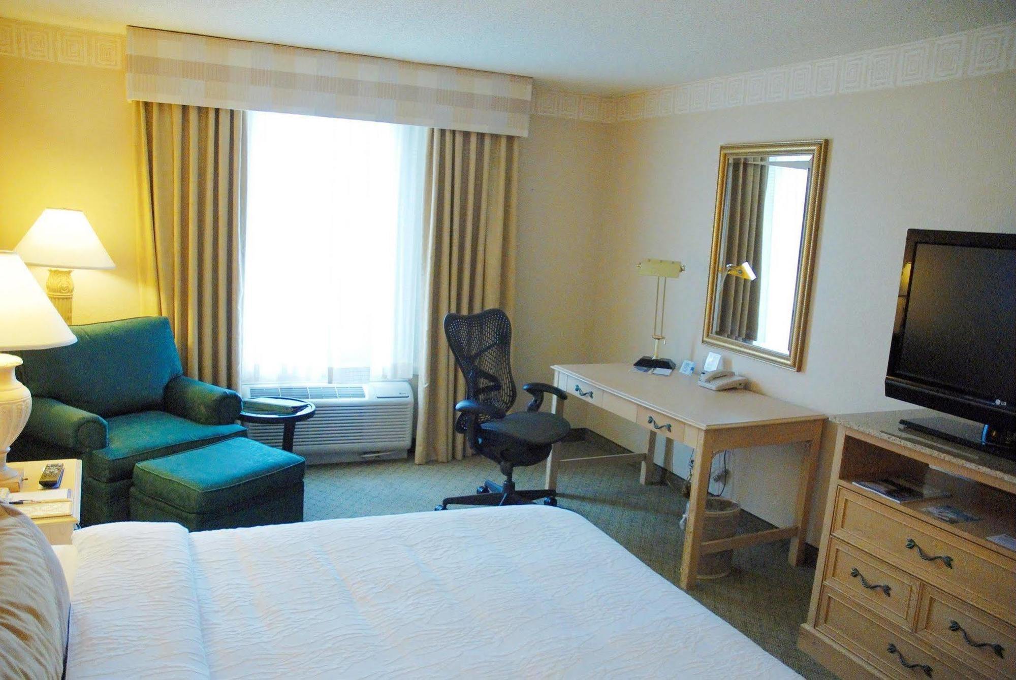 Hilton Garden Inn Atlanta North/Johns Creek Bagian luar foto